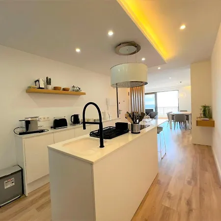 Marina Sunbeach Sea View Apartamento
